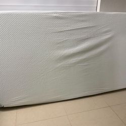 Twin Memory Foam Mattress Like New 