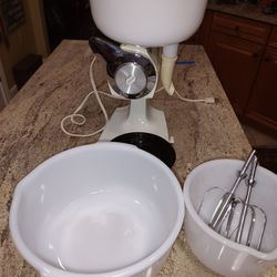 Vintage 12 Speed Mixmaster Set