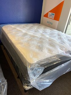 Queen Mattress Still in Plastic Wrap