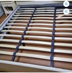 Queen bed slats wooden