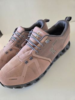 On Cloud Womens Size 11 Shoes