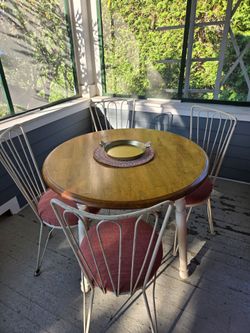 Table and 4 chairs - Real wood