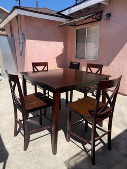 Dining Table w/ 4 Chairs