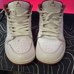 Air Jordan 1 Mid