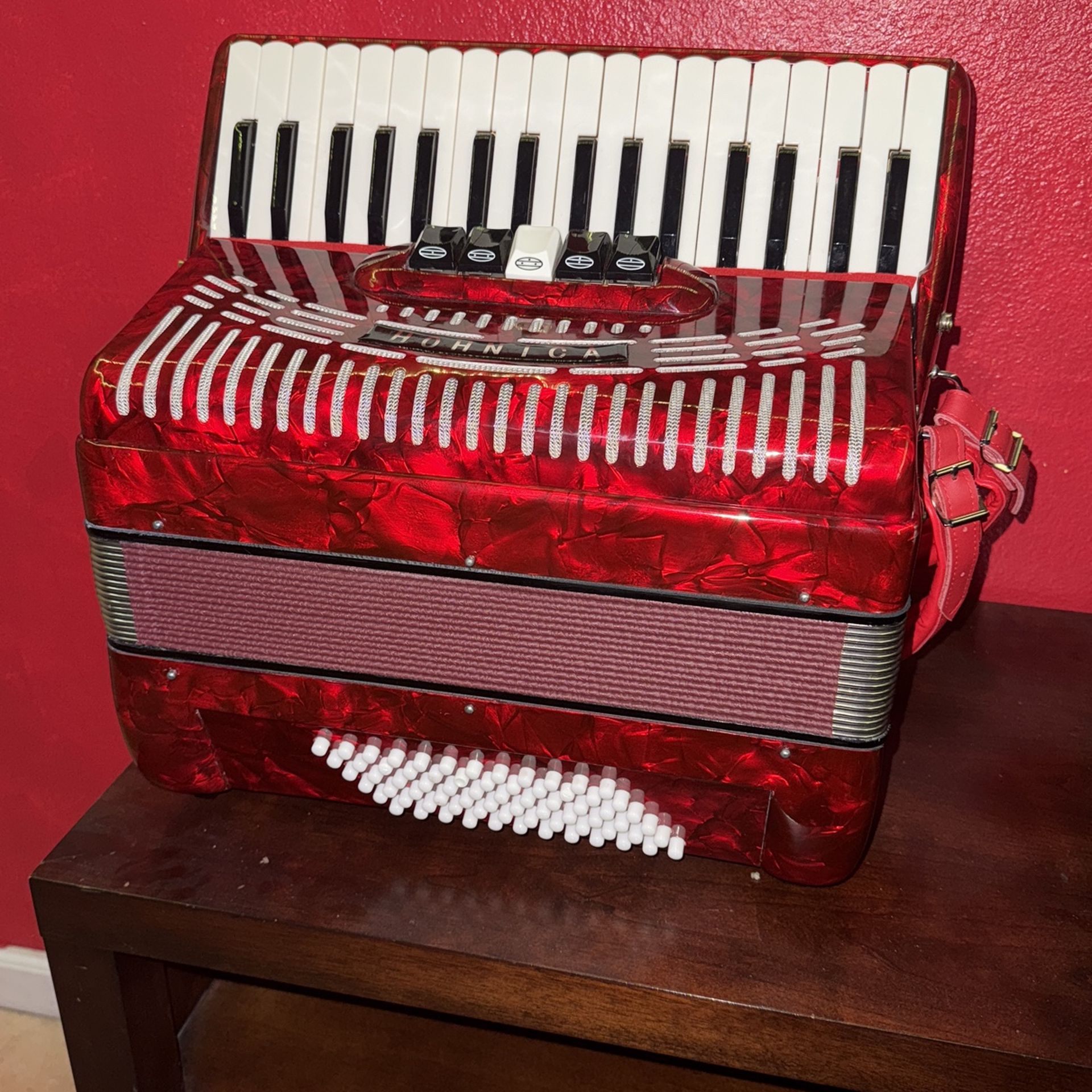 Hohner Hohnica 72 Bass Accordion