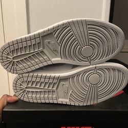 Air Jordan 1 Hyper Royal Size 10.5