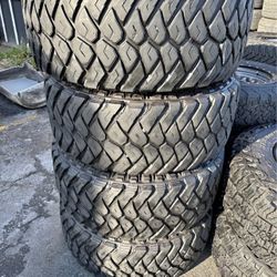 33x-12.50/15 vendo un set de llantas usadas excelente condiciones de vida las 4 ✅🤩I am selling a set of used tires, all 4 in excellent living conditi
