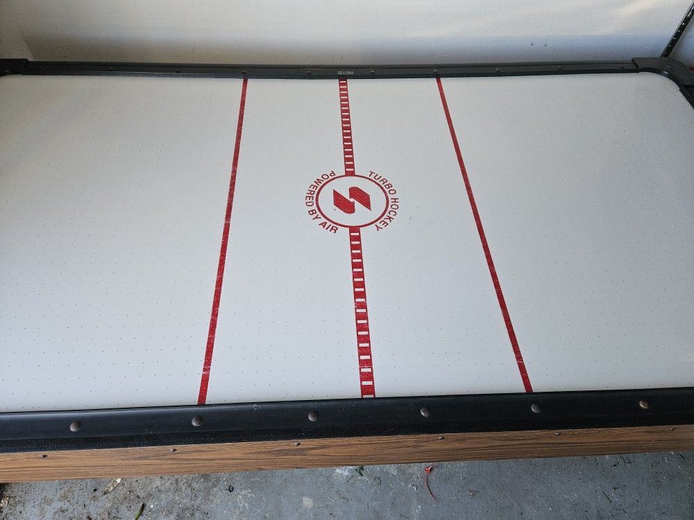AIR HOCKEY TABLE