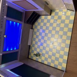 Our Generation Dolls XXL Dollhouse With Light Up Boards And Fire alarm