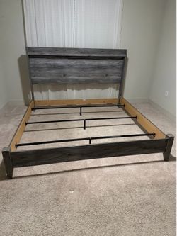 King Bed & Desk Set