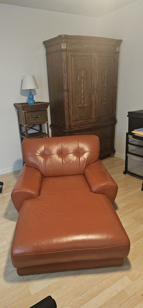 Leather Chaise Lounge Chair 