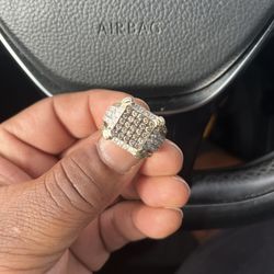 10kt REAL GOLD DIAMOND RING