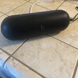 Beats Pill  Speaker 