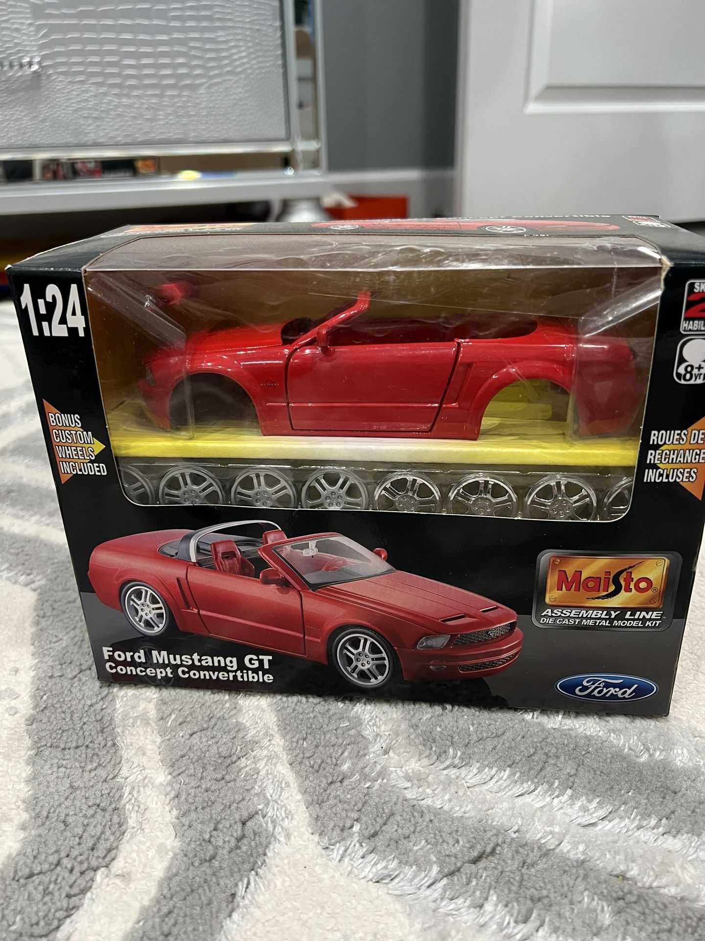 Maisto Assembly Line Die Cast Metal Ford Mustang Gt Concept Convertible