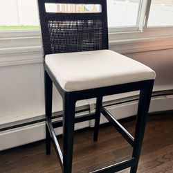 Modern Black Bar Stool with Cushioned Seat & Woven Back