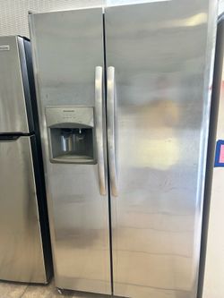 Frigidaire stainless steel refrigerator (delivery+install available) Height 70 x Width 30