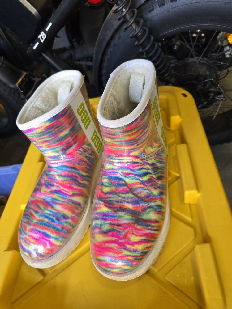 Ugg Womens Boots Size 8 Multicolor Waterproof
