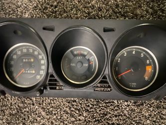 Rx2 Mazda guage cluster (mint)