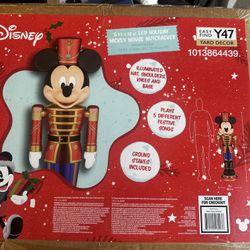 Mickey And Minnie Nutcracker 