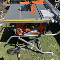 Rigid 10in Table Saw And Stand 