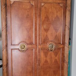 Big Wet Bar Beautiful 