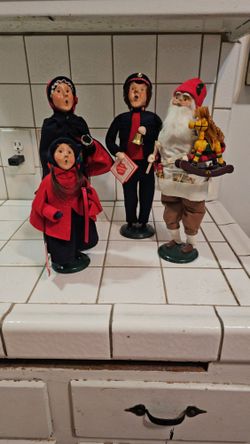 Byers Choice Carolers