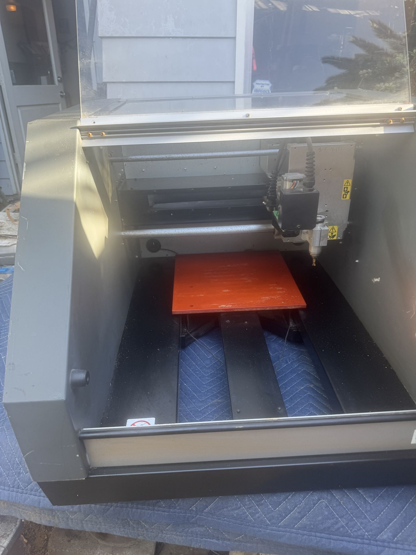 Roland MODELA MDX-40A CNC Milling Machine – Desktop Precision Mill for Prototyping & Engraving