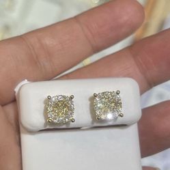 10k Diamond Earrings 