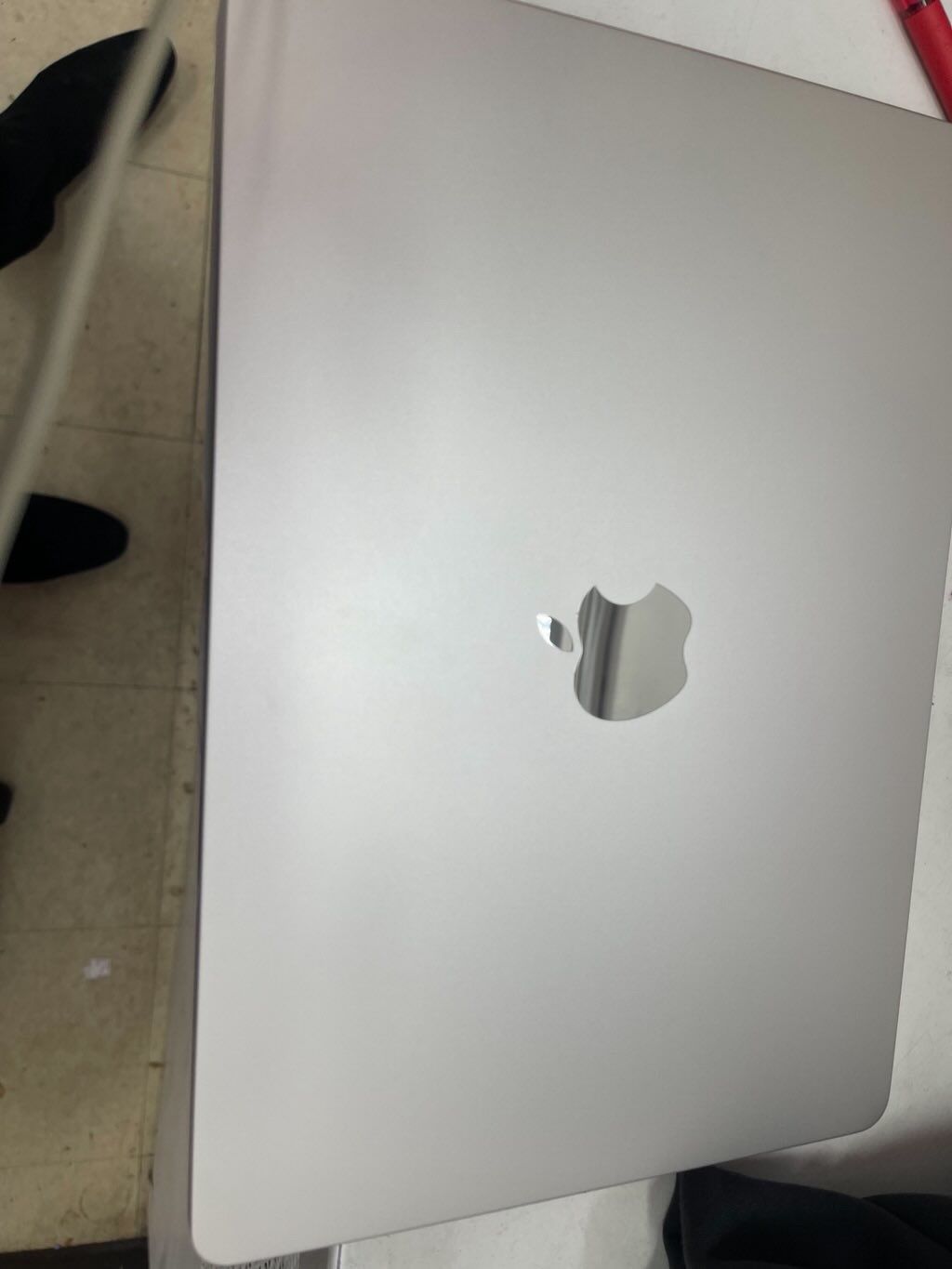 BRAND NEWW MACBOOK PRO CASHONLY