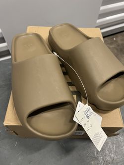 NWT Yeezy Slides Men Size 12