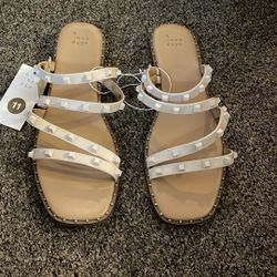 New With Tag Womens Flat Sandals Size 11