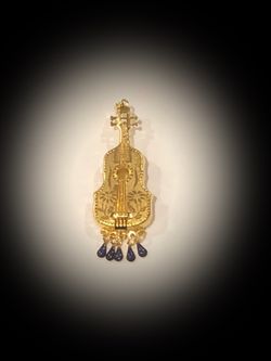 Vintage Gold string instrument pin - pendant guitar