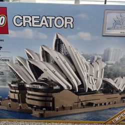 LEGO Sydney Opera House 10234