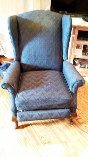 Wingback recliner