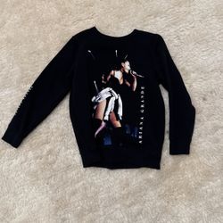 KIDS' BIG GIRLS LICENSED MENDES CREW-NECK SWEATSHIRT IN ARIANA GRANDE LIVE/BLACK