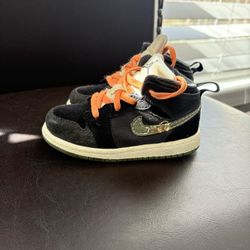 Toddler Jordan 1's 