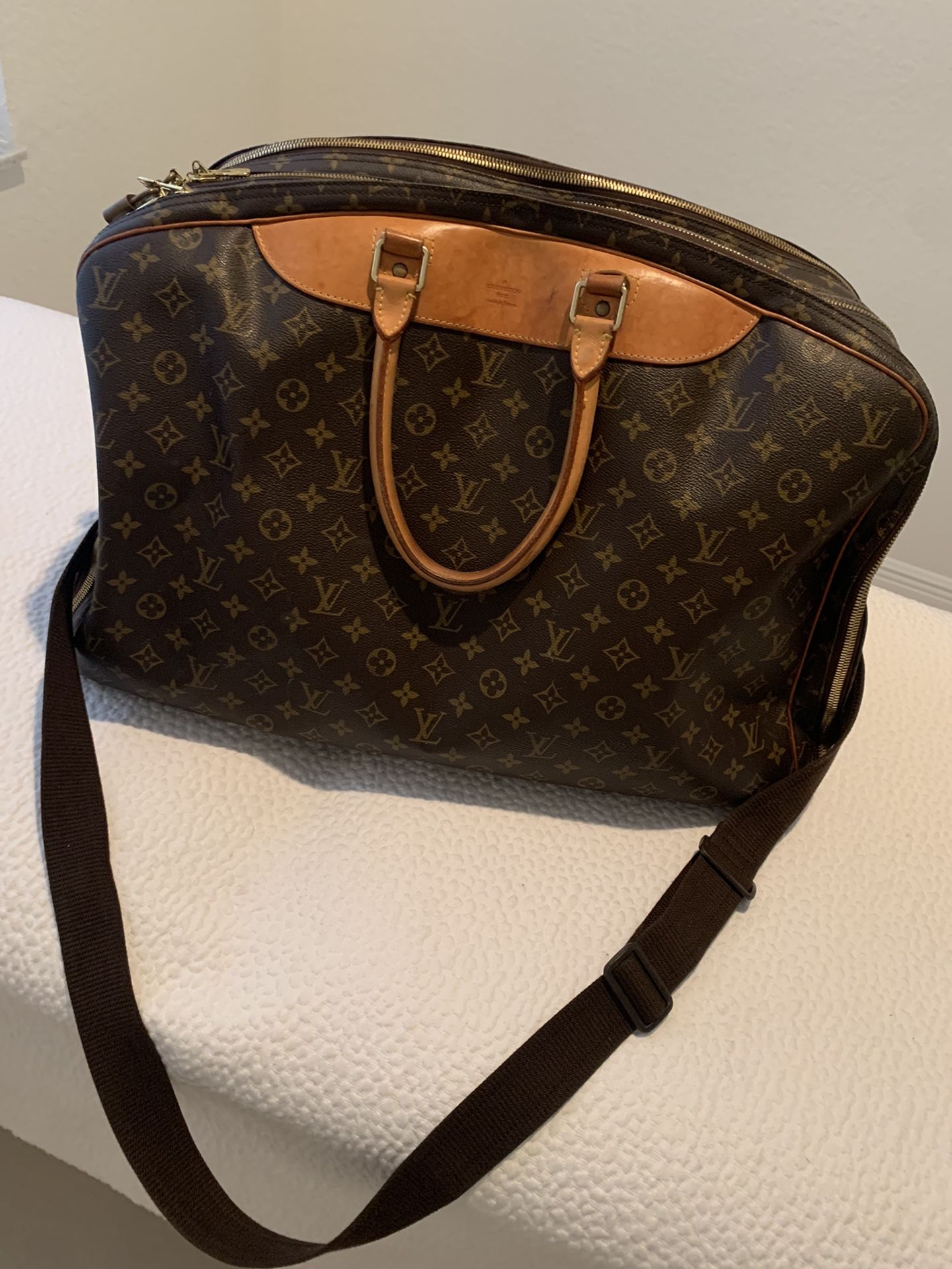 carry on bag louis vuitton