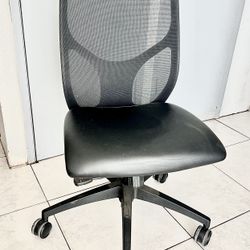 2 Office Chairs (with & without arms)
