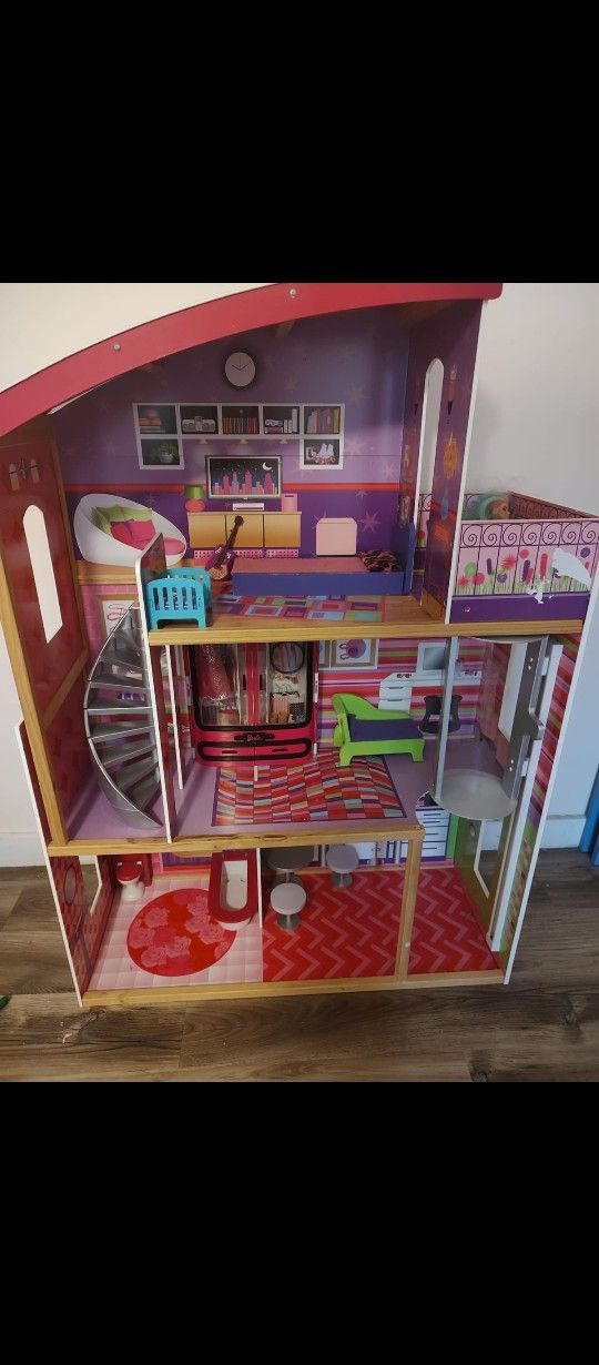 Barbie House with Extras