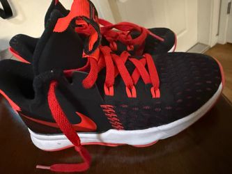 Sz 3.5y Nikes