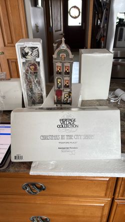 Dept 56 Christmas In The City Pickford Place