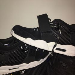 Nike cross trainers 8.5