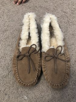 Like new ugg Mocs size 6