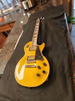 Gibson Goldtop guitar