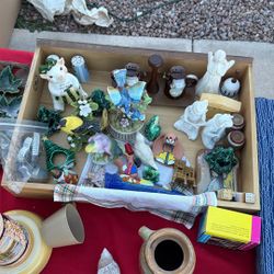 Box of Vintage Trinkets / Chachki’s 