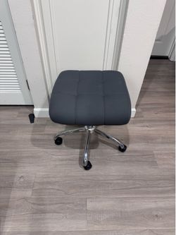 Rolling Adjustable Stool 18” x 18” Seat, 18-22” High