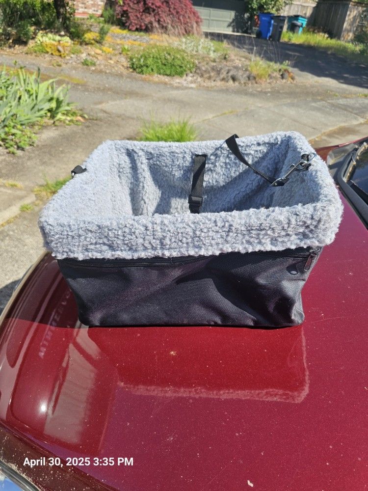 Deluxe Dog Car Seat