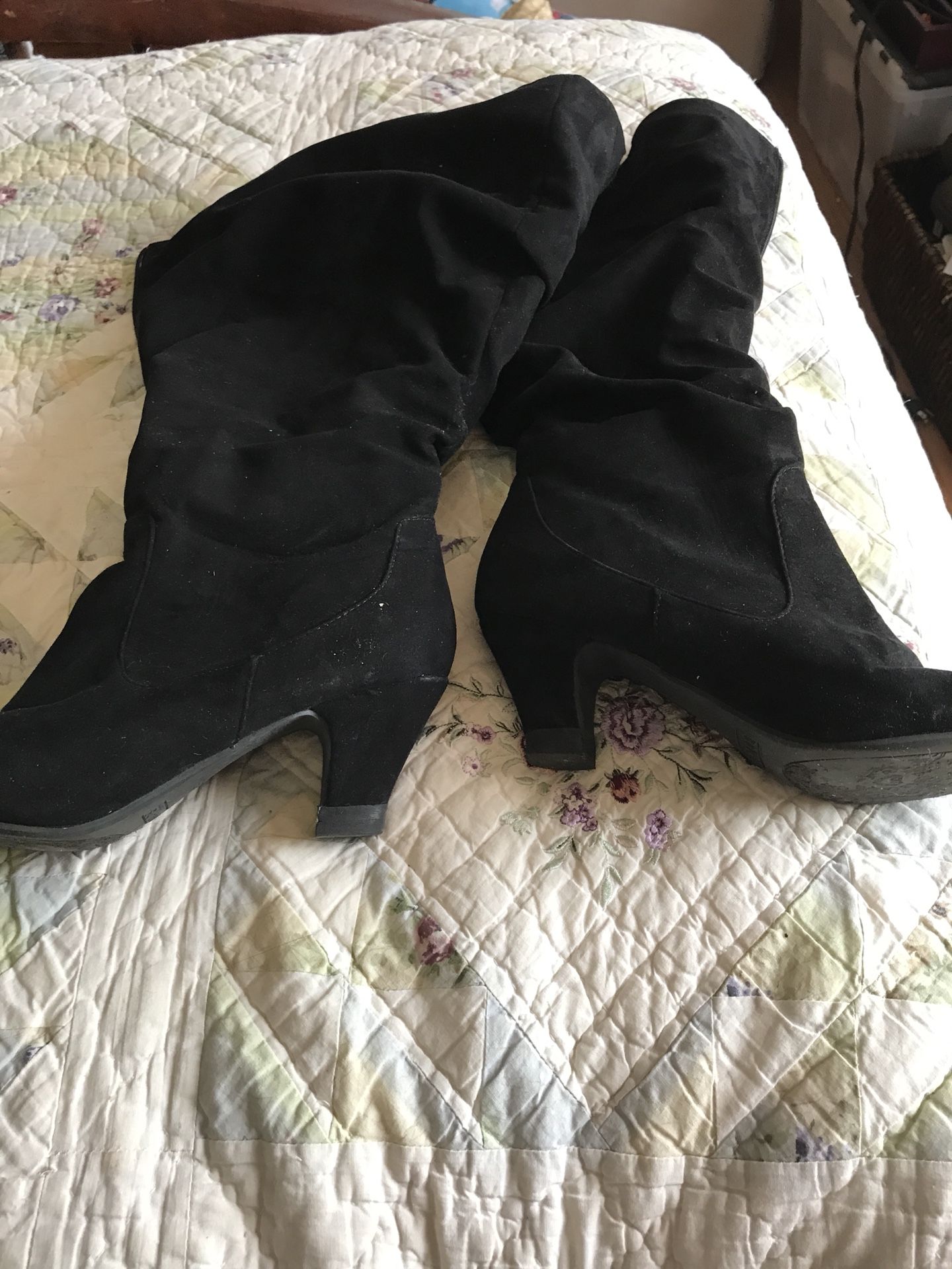 Suede black boots 8 1/2