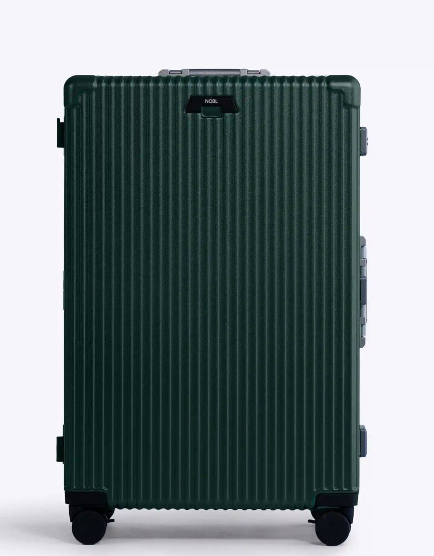 NOBL Check-in Luggage: All-in-One 28" (Green)