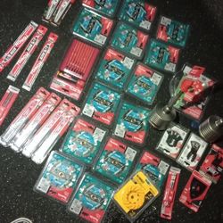 tools.    discos  pars cortar cemento.  y. navajas oara xoxo. y dos brocas.       de.           concreto new